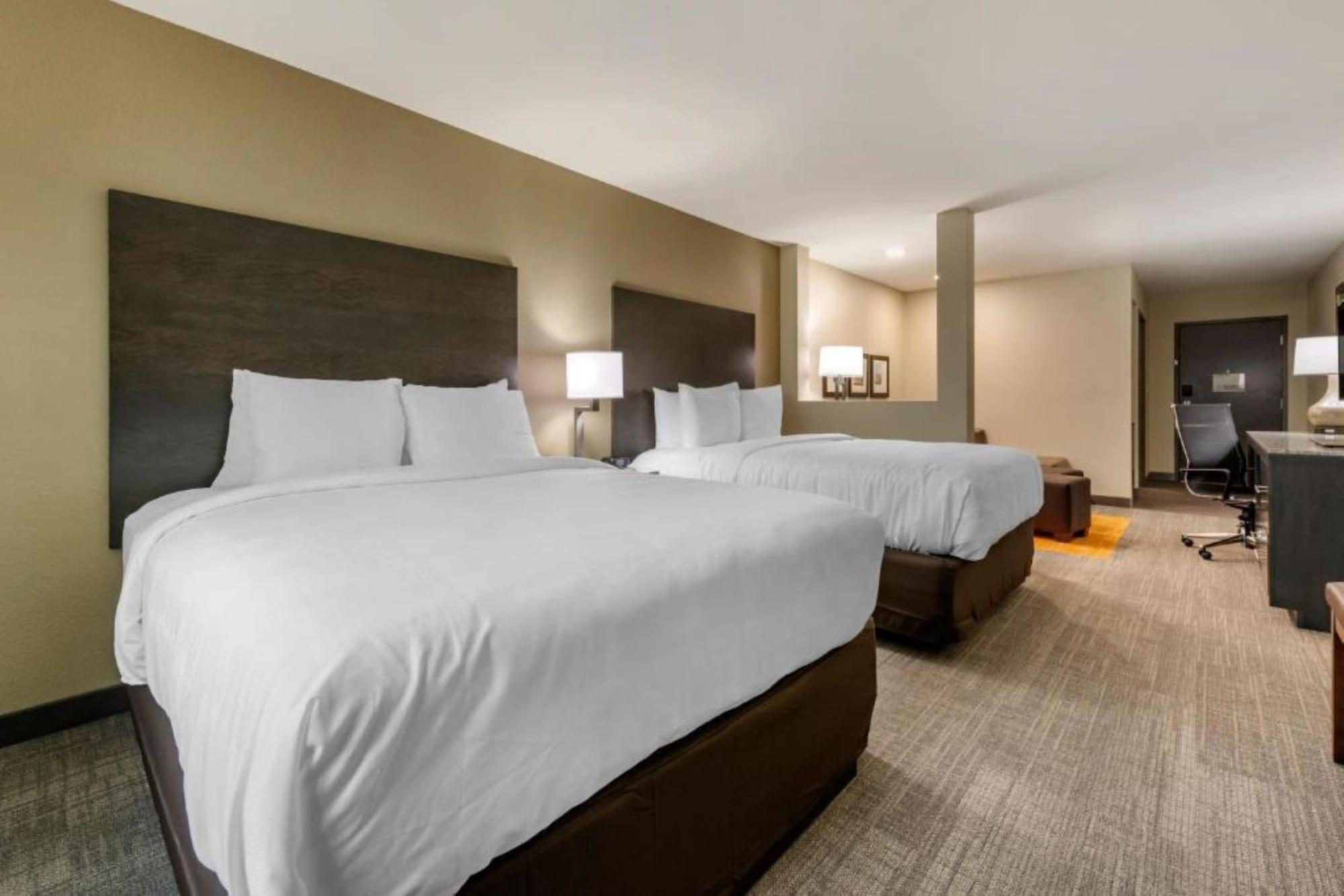 Ameniti Bay - Best Western Signature Collection Fruitville المظهر الخارجي الصورة