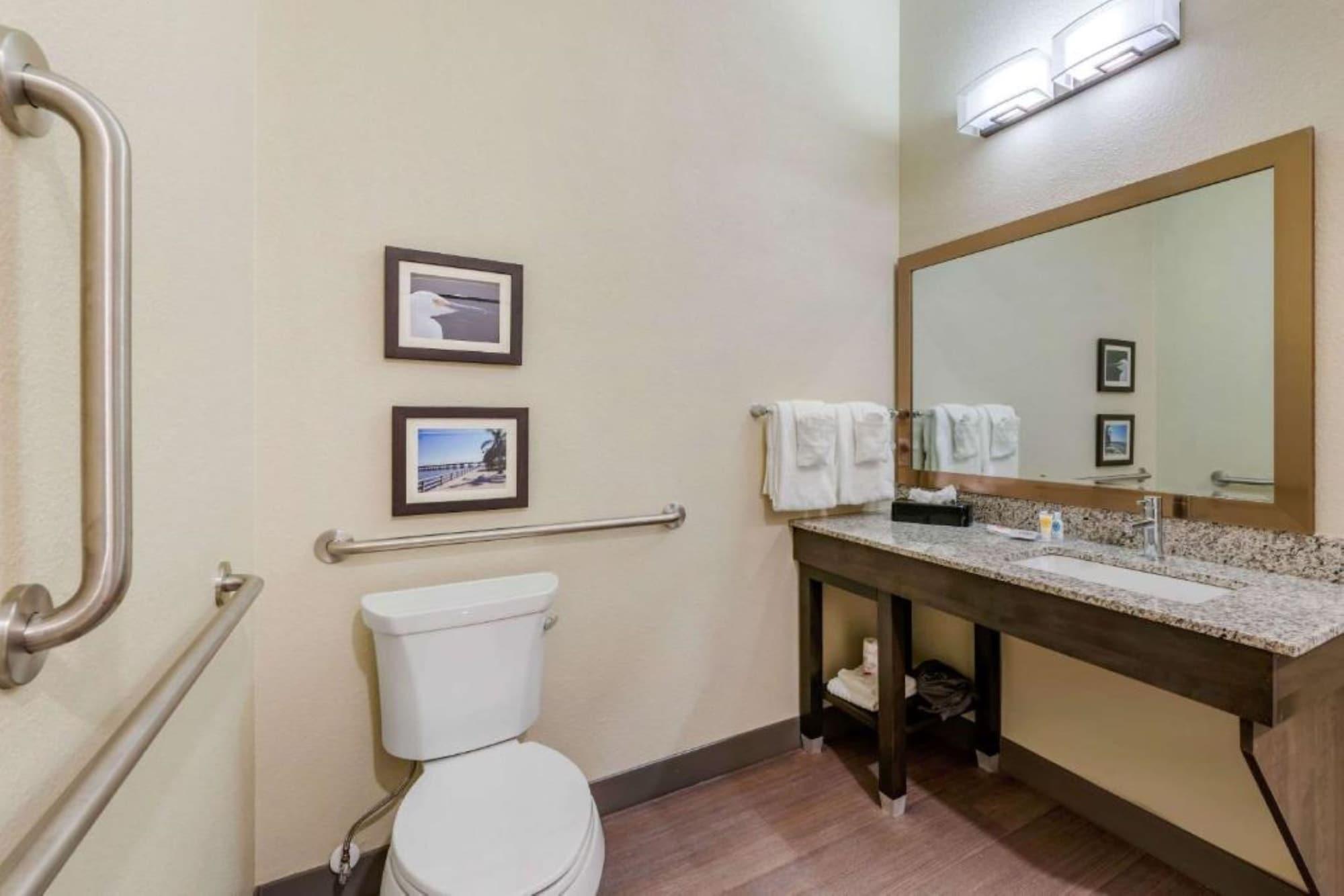 Ameniti Bay - Best Western Signature Collection Fruitville المظهر الخارجي الصورة