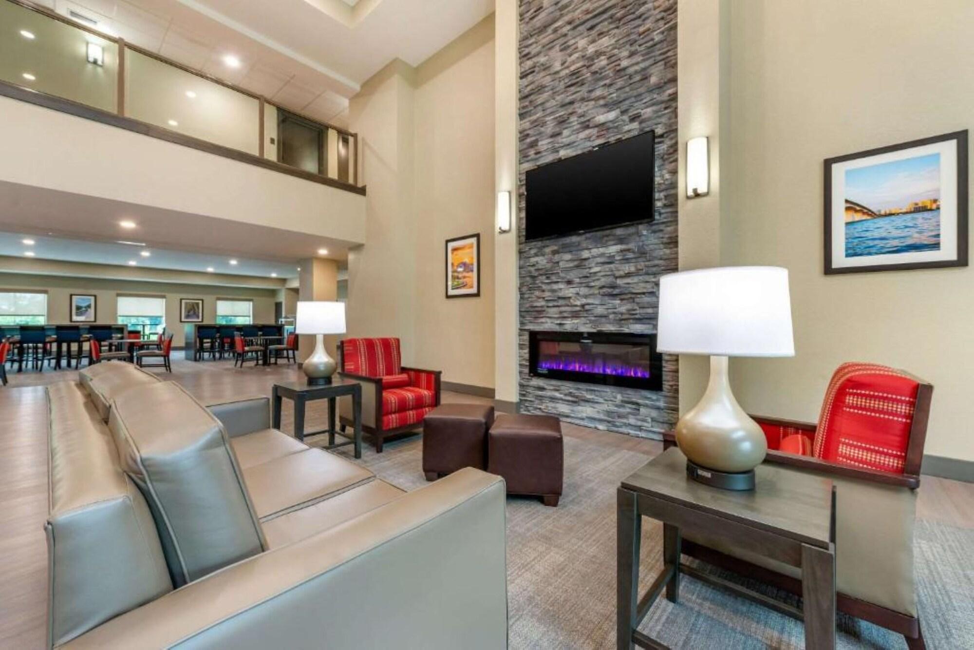 Ameniti Bay - Best Western Signature Collection Fruitville المظهر الخارجي الصورة