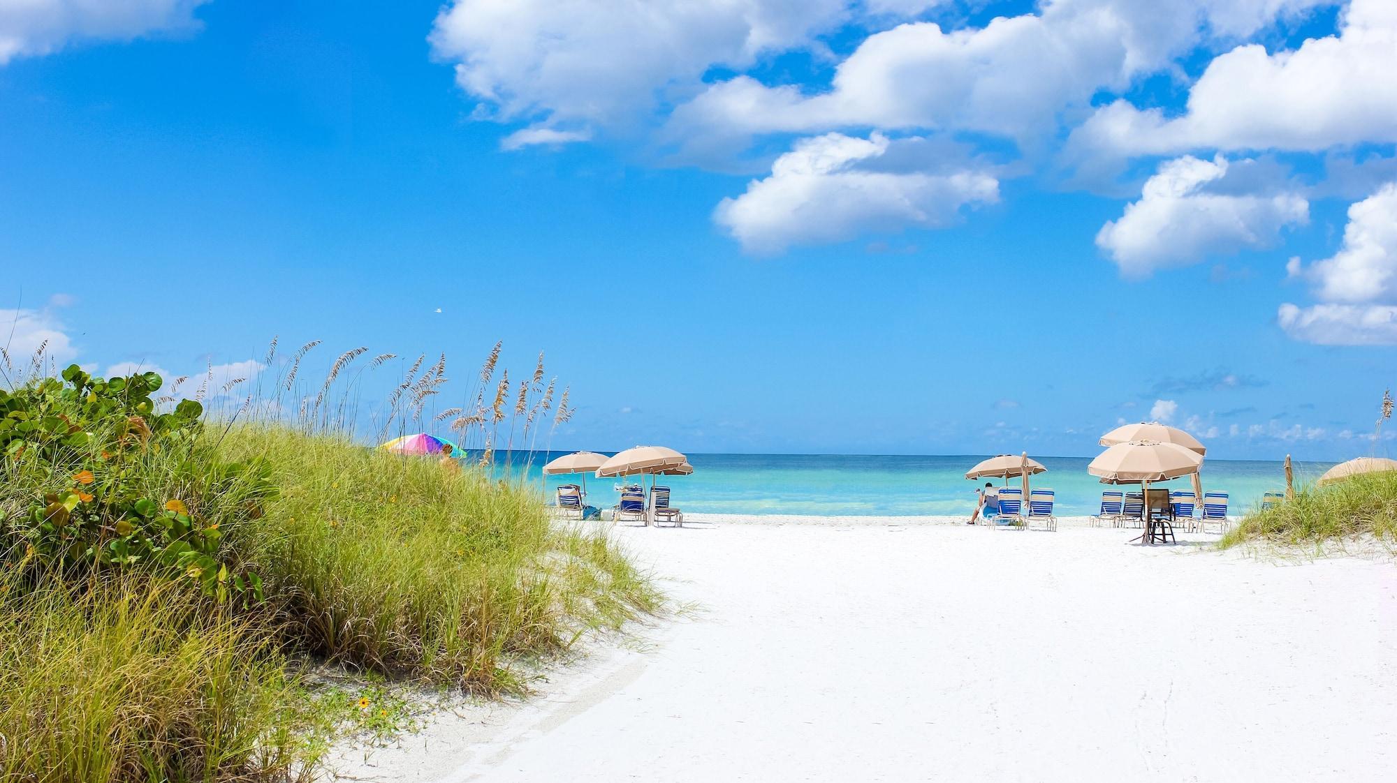 Ameniti Bay - Best Western Signature Collection Fruitville المظهر الخارجي الصورة