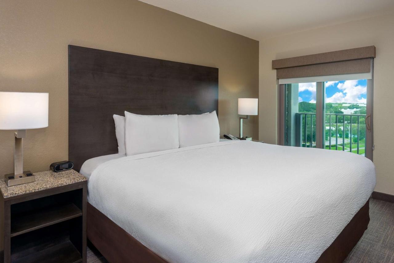 Ameniti Bay - Best Western Signature Collection Fruitville المظهر الخارجي الصورة